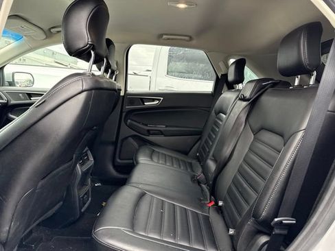Used 2019 Ford Edge SEL w/ Equipment Group 201A AWD/4WD image 11