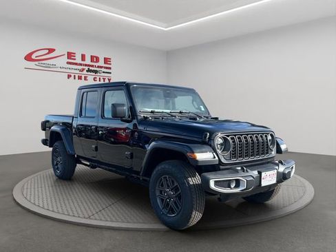 New 2026 Jeep Gladiator Sport image 7