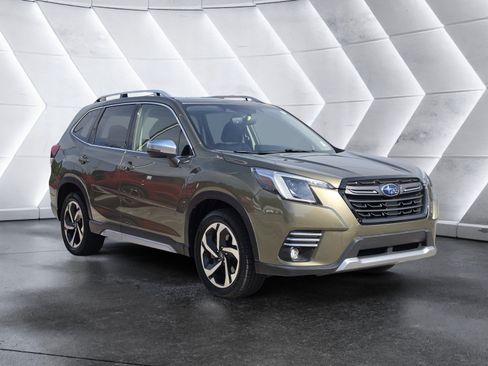 Used 2023 Subaru Forester Touring AWD/4WD image 2