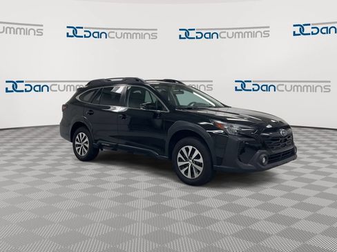Used 2023 Subaru Outback Premium AWD/4WD image 2