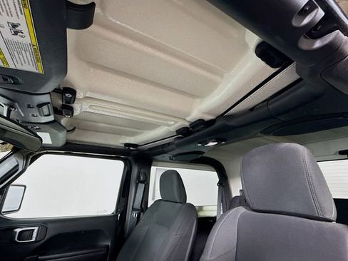 Used 2018 Jeep Wrangler Sport AWD/4WD image 20