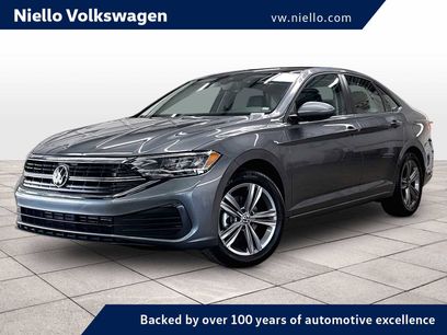 Used 2023 Volkswagen Jetta SE w/ Panoramic Sunroof Package