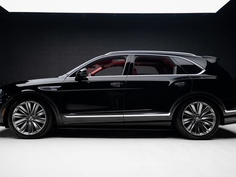 Used 2022 Bentley Bentayga Speed AWD/4WD image 17