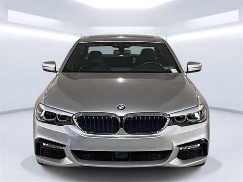 Used 2018 BMW 530i xDrive image 10