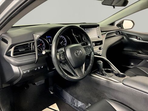 Used 2023 Toyota Camry SE FWD image 17