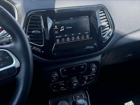 Used 2019 Jeep Compass Latitude AWD/4WD image 13