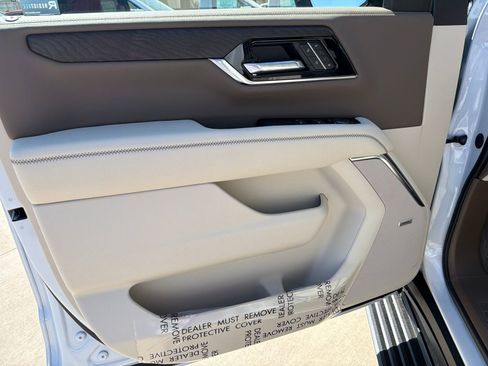 New 2026 GMC Yukon XL Denali w/ Denali Reserve Package AWD/4WD image 15