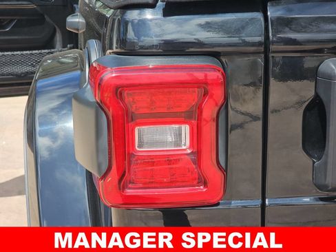 Used 2024 Jeep Wrangler Unlimited Sahara AWD/4WD image 40