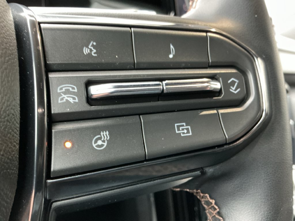 Certified 2025 GMC Acadia AT4 w/ LPO, Floor Liner Package AWD/4WD image 25