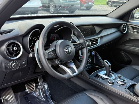 Used 2024 Alfa Romeo Stelvio Sprint AWD/4WD image 13