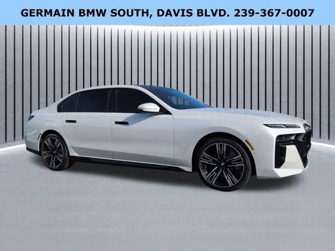 Certified 2025 BMW 760i xDrive image 3