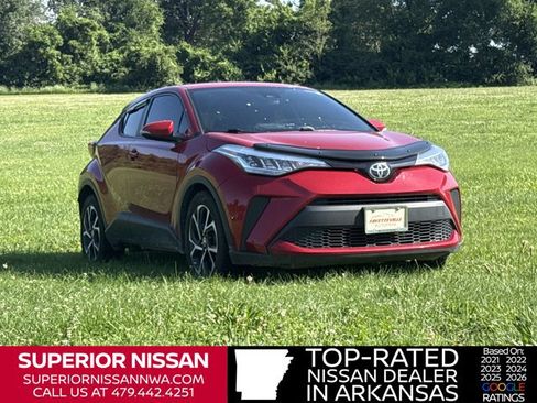 Used 2021 Toyota C-HR XLE FWD image 1