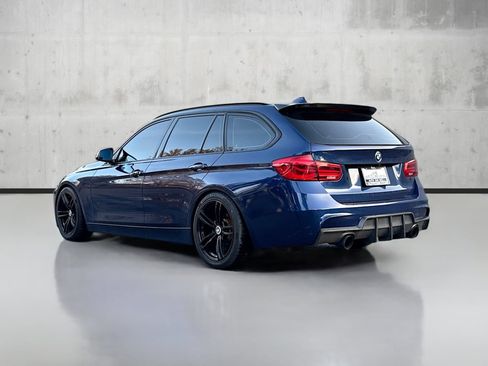 Used 2018 BMW 330i xDrive Wagon image 5