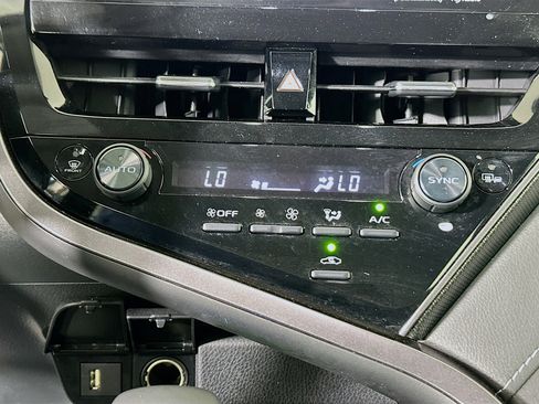 Used 2023 Toyota Camry XSE FWD image 23