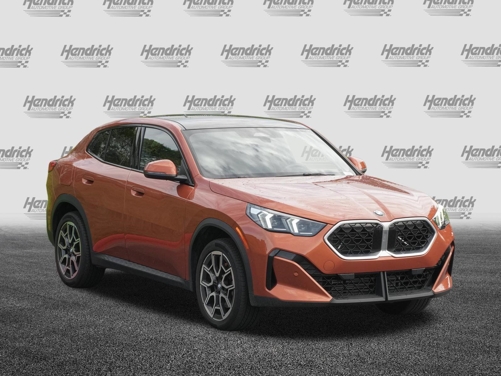 Certified 2025 BMW X2 xDrive28i AWD/4WD image 2
