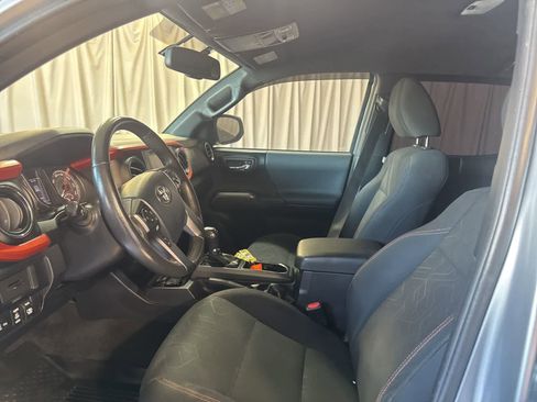 Used 2017 Toyota Tacoma TRD Off-Road w/ Tow Package image 20