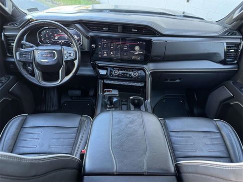 Used 2023 GMC Sierra 1500 AT4X image 2