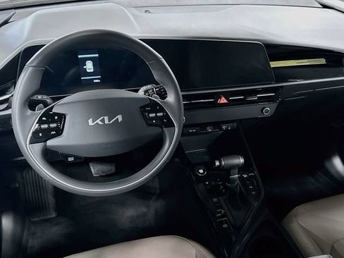 Used 2025 Kia Niro EX FWD image 20