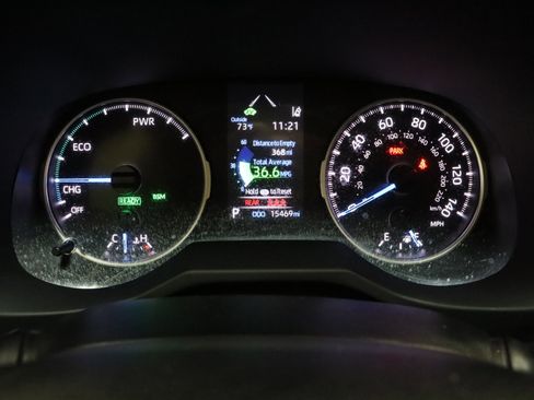 Used 2021 Toyota RAV4 XLE image 41