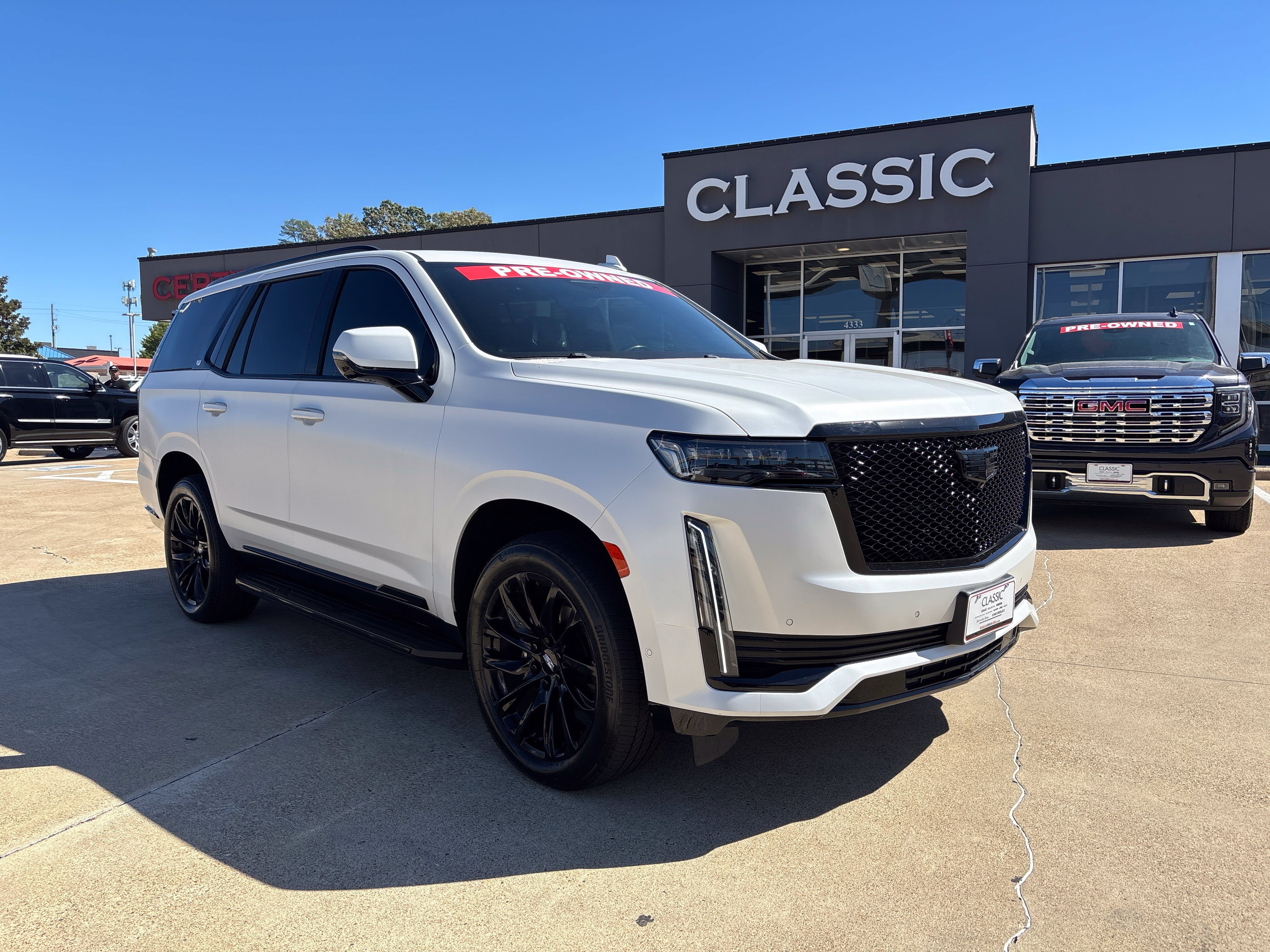 Used 2021 Cadillac Escalade Sport Platinum RWD image 1