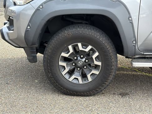 Used 2021 Toyota Tacoma SR image 9