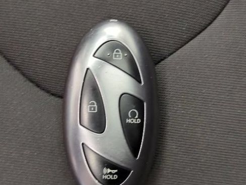 Used 2025 Hyundai Elantra SEL FWD image 28
