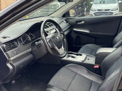 Used 2012 Toyota Camry SE FWD image 2