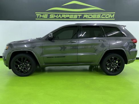 Used 2018 Jeep Grand Cherokee Altitude AWD/4WD image 6