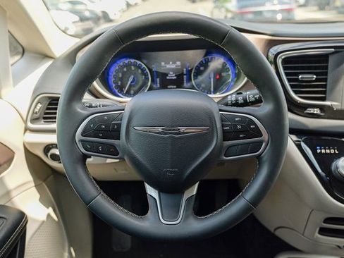 Used 2023 Chrysler Voyager LX image 37