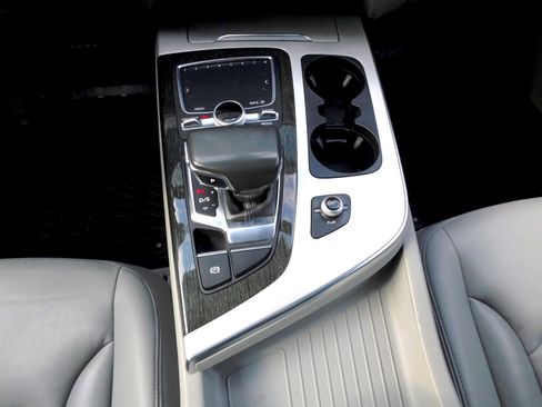 Used 2018 Audi Q7 2.0T Premium Plus w/ Premium Plus Package image 12