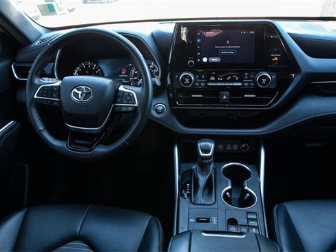 Used 2023 Toyota Highlander XSE image 30