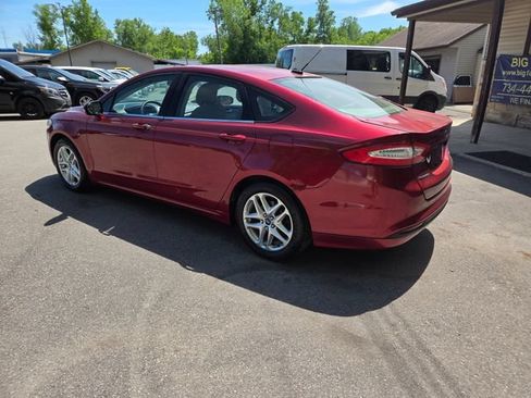 Used 2013 Ford Fusion SE FWD image 4