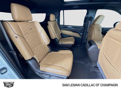 Used 2023 Cadillac Escalade ESV Sport w/ Touring Package AWD/4WD image 30