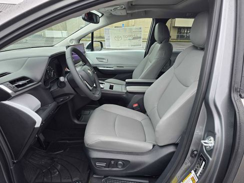 New 2026 Toyota Sienna XLE AWD/4WD image 23