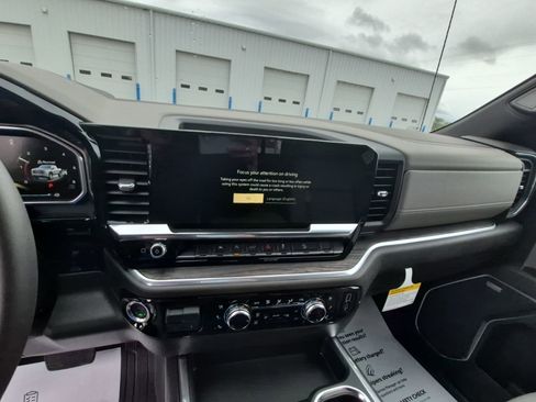 New 2026 GMC Sierra 1500 SLT w/ SLT Premium Package image 24