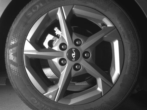 Used 2025 Kia K4 LXS image 15