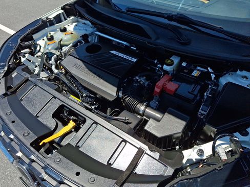 Certified 2023 Nissan Rogue Platinum AWD/4WD image 29