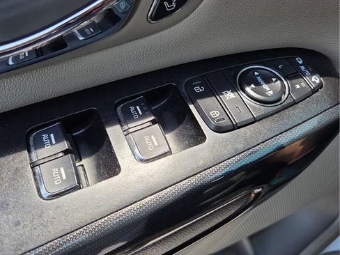 Used 2017 Kia Sedona EX FWD image 34