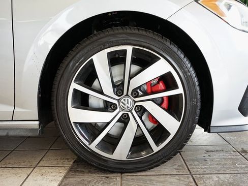 Used 2019 Volkswagen Jetta GLI image 53