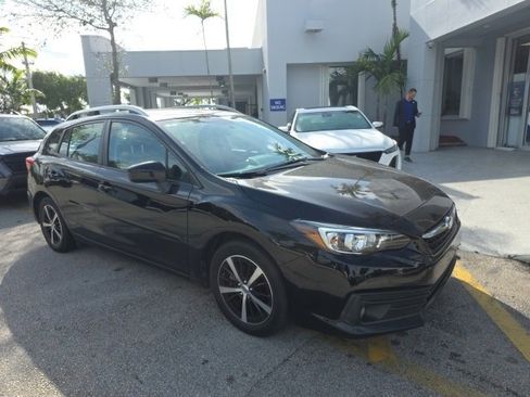 Used 2022 Subaru Impreza Premium image 2
