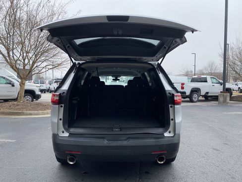 Used 2020 Chevrolet Traverse LS image 11