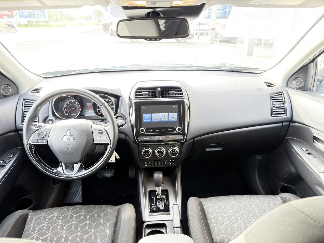 Used 2024 Mitsubishi Outlander Sport LE AWD/4WD image 32