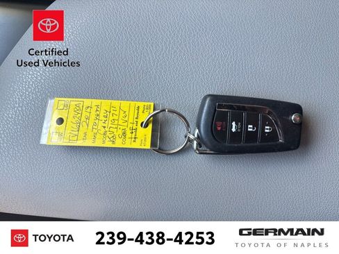 Certified 2019 Toyota Camry LE image 21