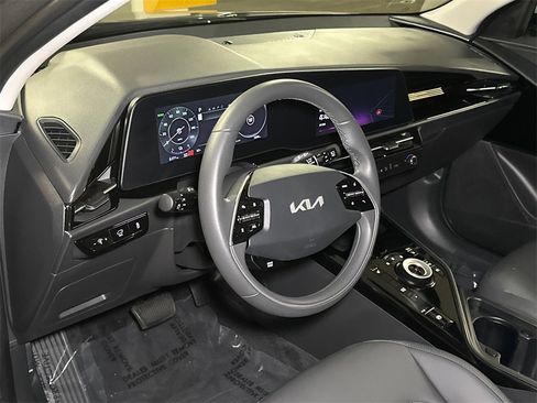 Certified 2025 Kia Niro Wind image 21