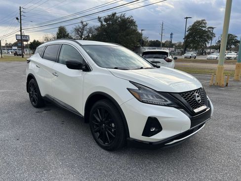 Used 2023 Nissan Murano SV w/ SV Midnight Edition Package image 4