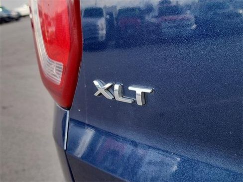 Used 2016 Ford Explorer XLT w/ Equipment Group 202A image 6