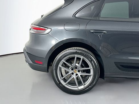 Certified 2025 Porsche Macan image 13