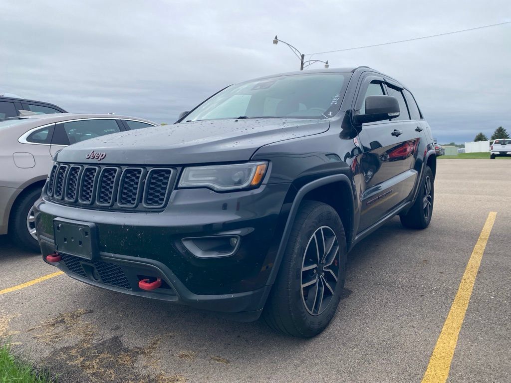 Used 2019 Jeep Grand Cherokee Trailhawk w/ Trailhawk Luxury Group AWD/4WD image 18