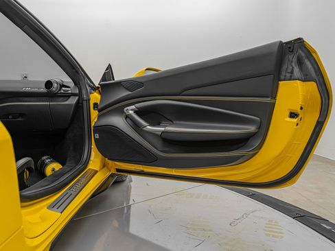 Used 2021 Ferrari F8 Tributo image 18