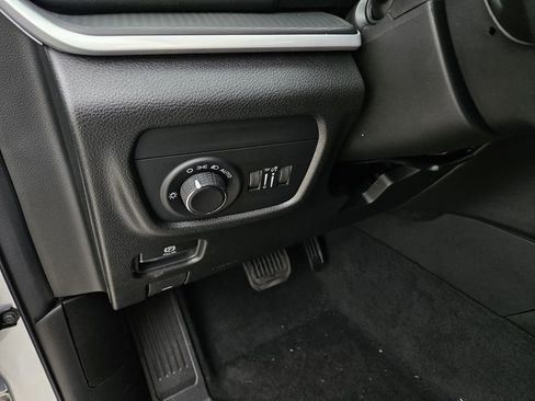 New 2026 Jeep Grand Cherokee Laredo AWD/4WD image 16